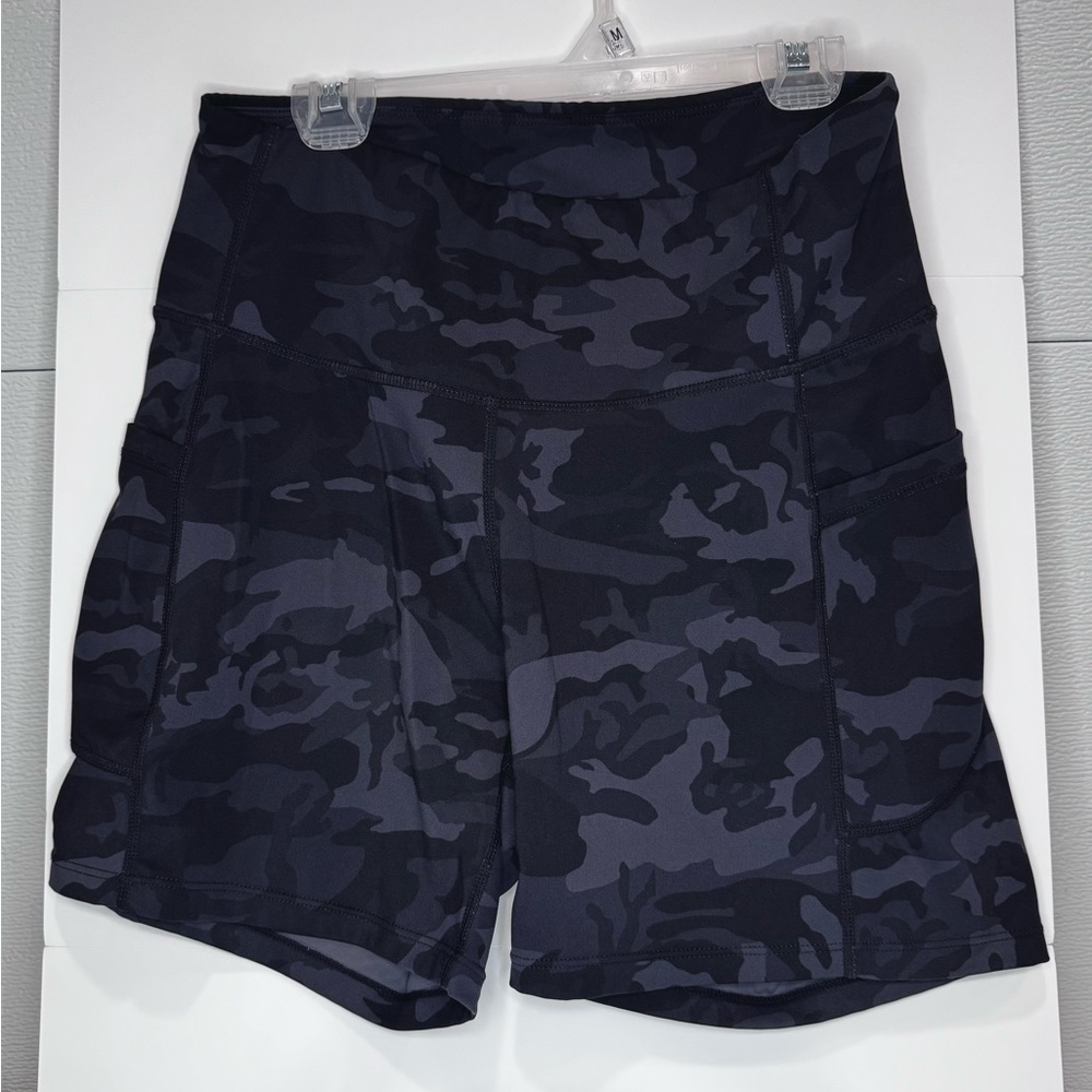 Dragon Fit High Waist Yoga Shorts Side Pockets Tummy Control Women’s Size M Camo
